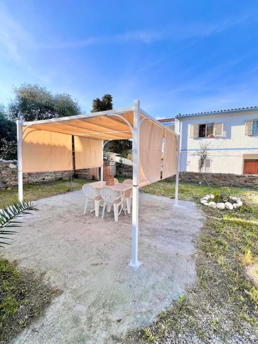 Casetta Bianca Con Giardino Posada  Exterior foto